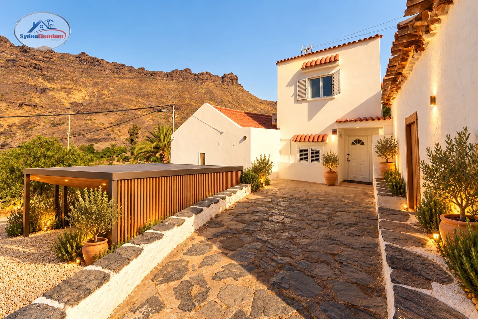 4 bedroom Terraced Villa for sale in Mogan with garage - € 445,000 (Ref: 10136502)