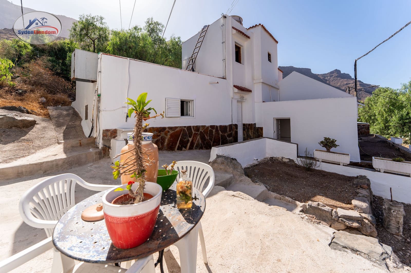 4 bedroom Terraced Villa for sale in Mogan with garage - € 445,000 (Ref: 10136502)