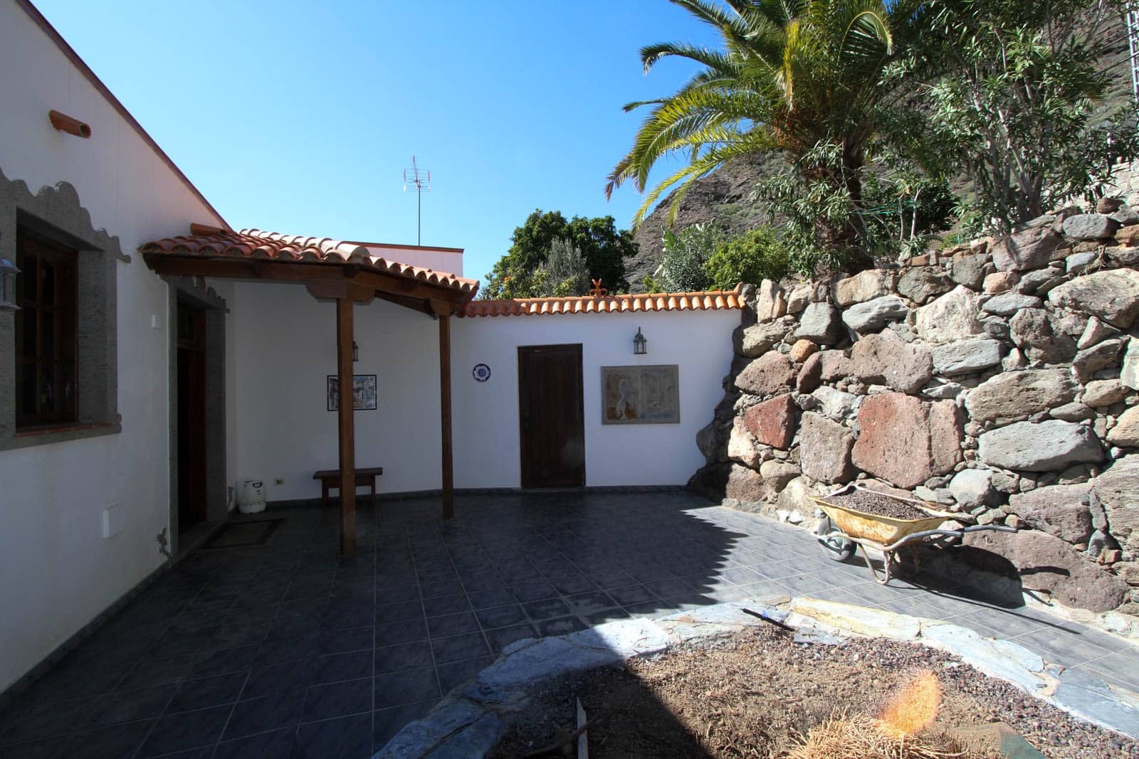 6 soveværelse Finca/Landehus til salg i Mogan med garage - € 840.000 (Ref: 7684927)