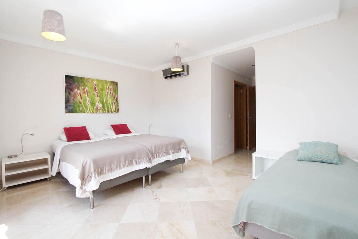 2 soveværelse Lejlighed til salg i Amadores med swimmingpool garage - € 440.000 (Ref: 7836847)