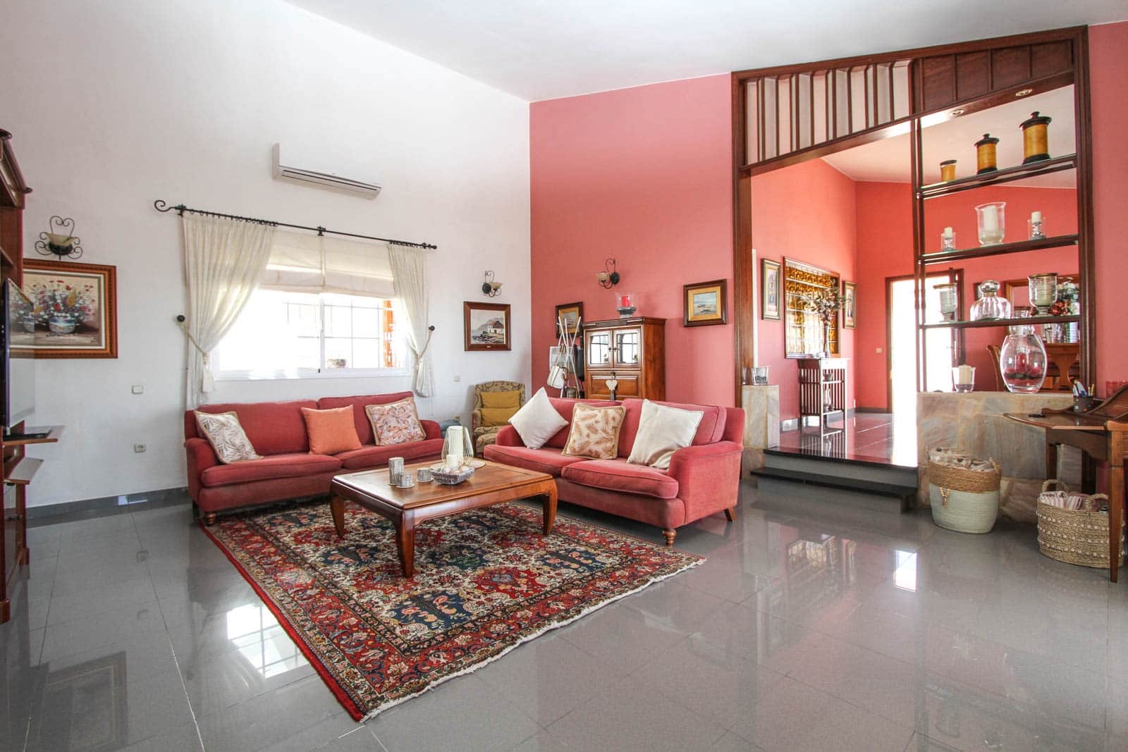4 bedroom Villa for sale in Arguineguin with pool garage - € 990,000 (Ref: 7916400)