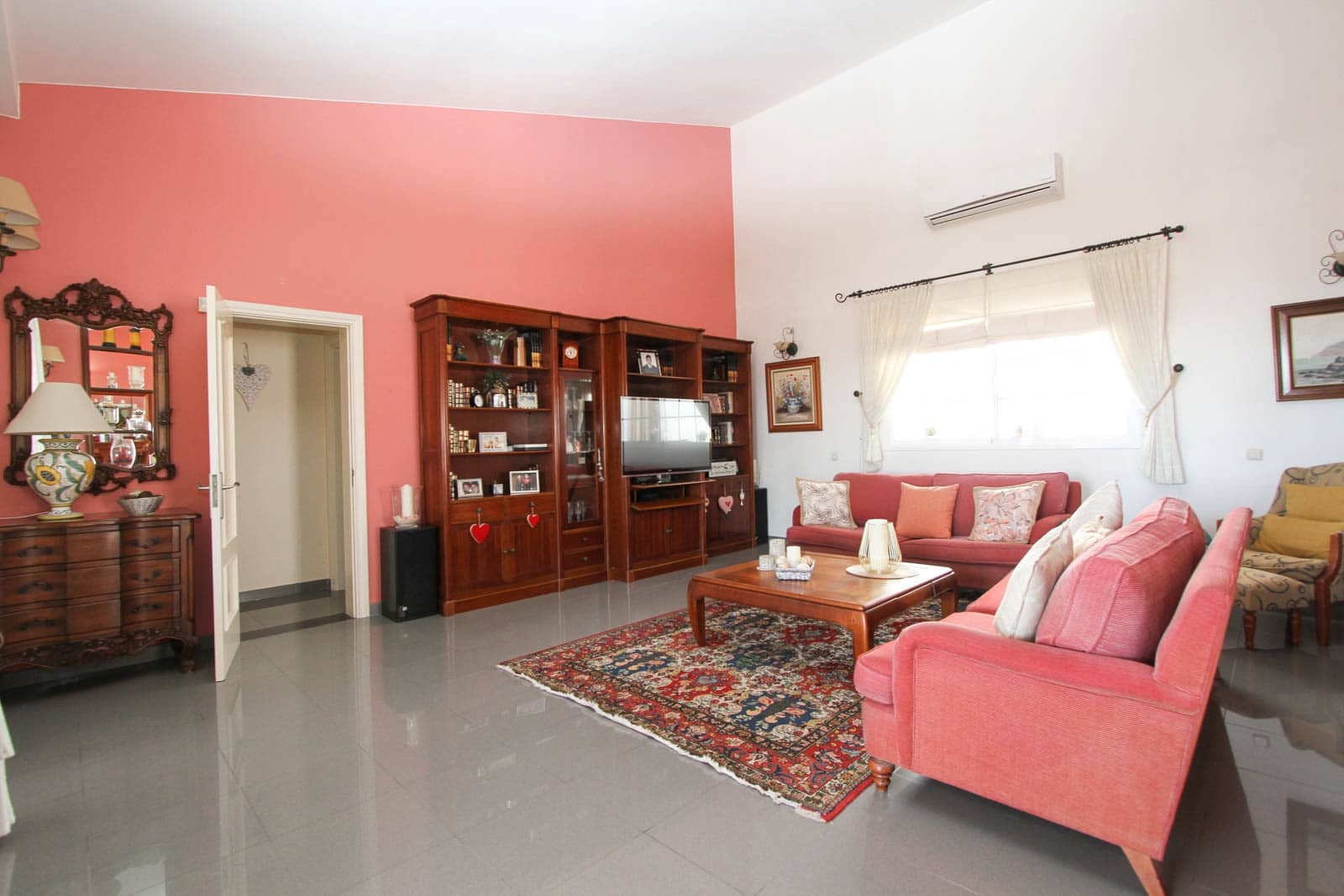 4 bedroom Villa for sale in Arguineguin with pool garage - € 990,000 (Ref: 7916400)
