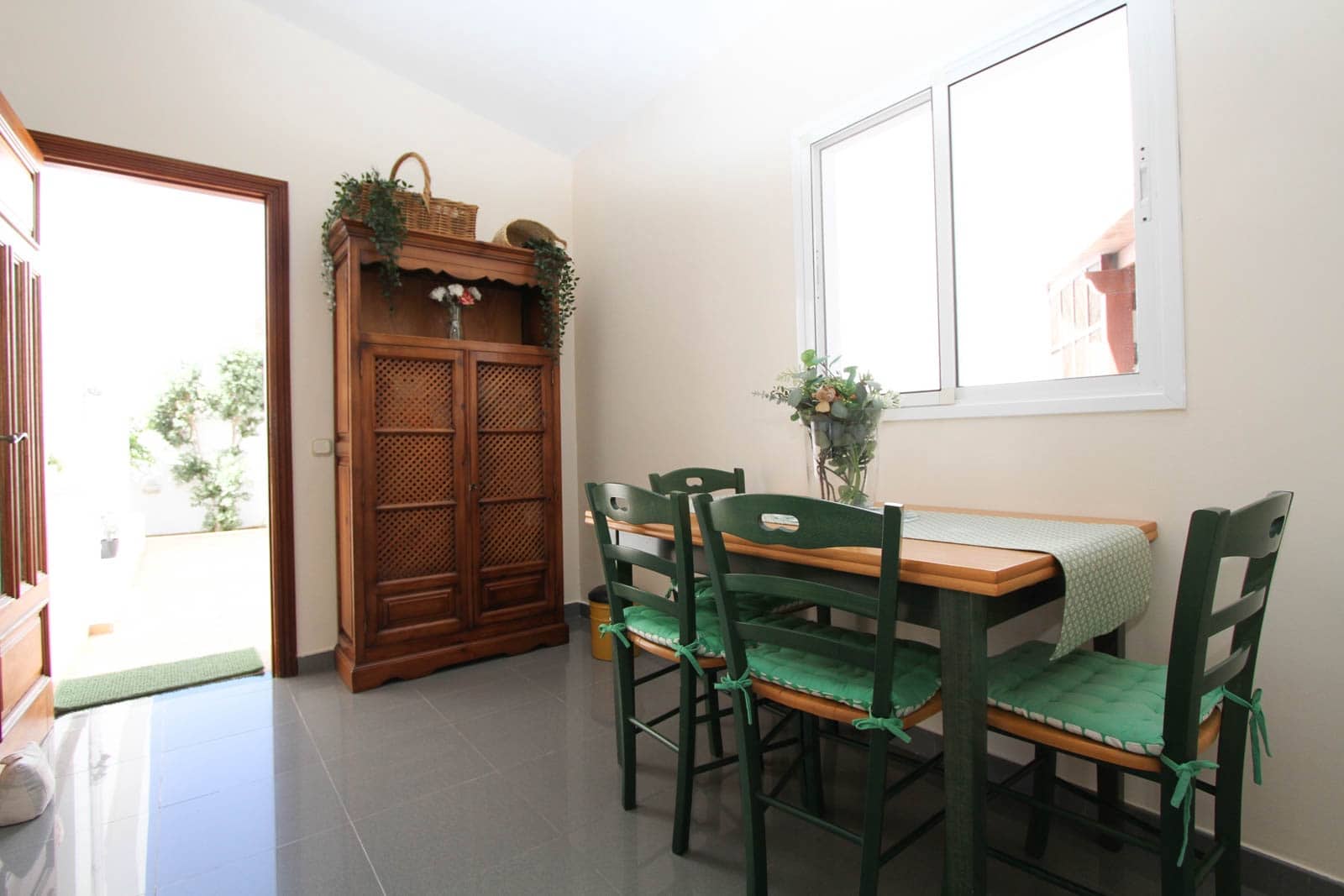 4 bedroom Villa for sale in Arguineguin with pool garage - € 990,000 (Ref: 7916400)