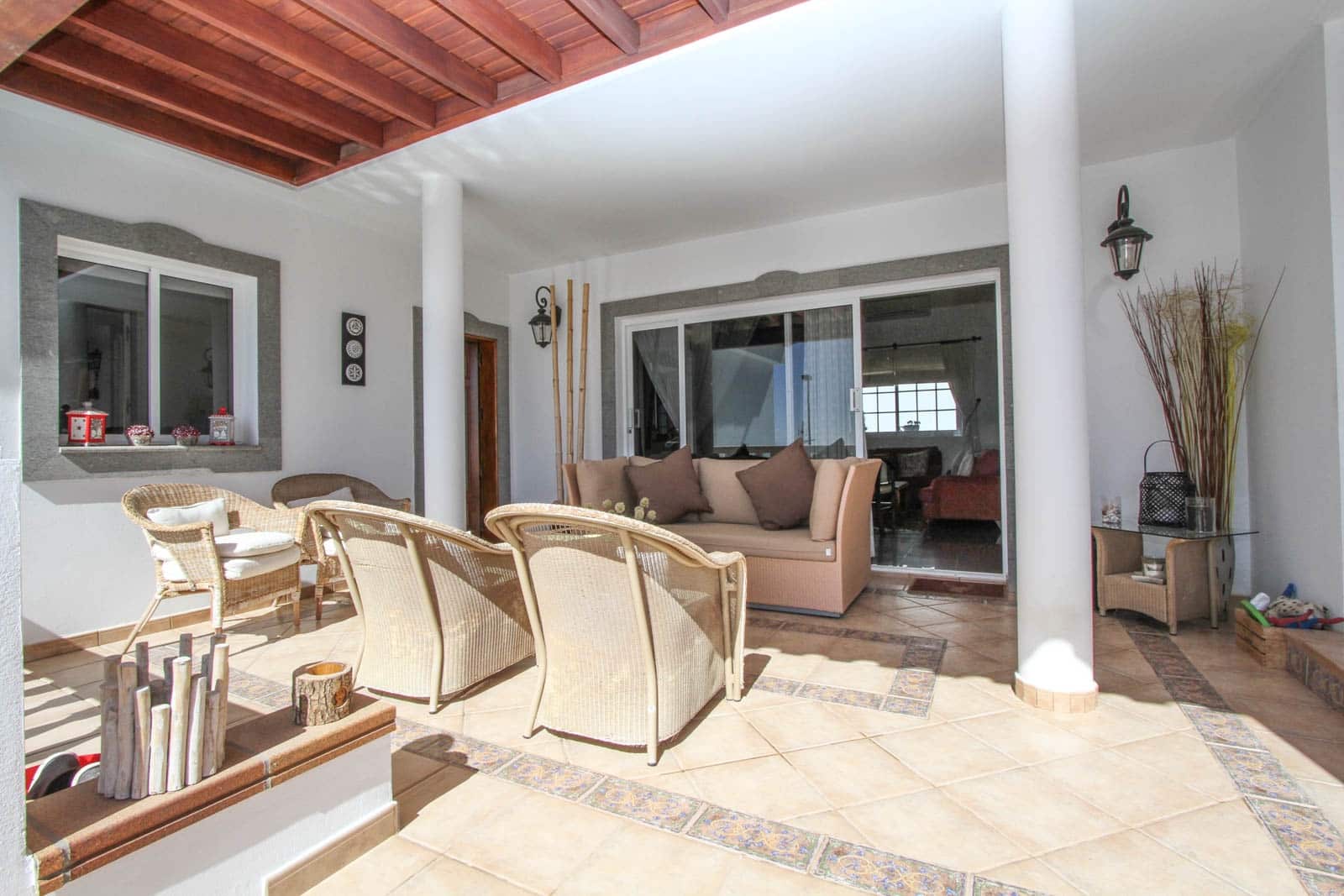 4 bedroom Villa for sale in Arguineguin with pool garage - € 990,000 (Ref: 7916400)