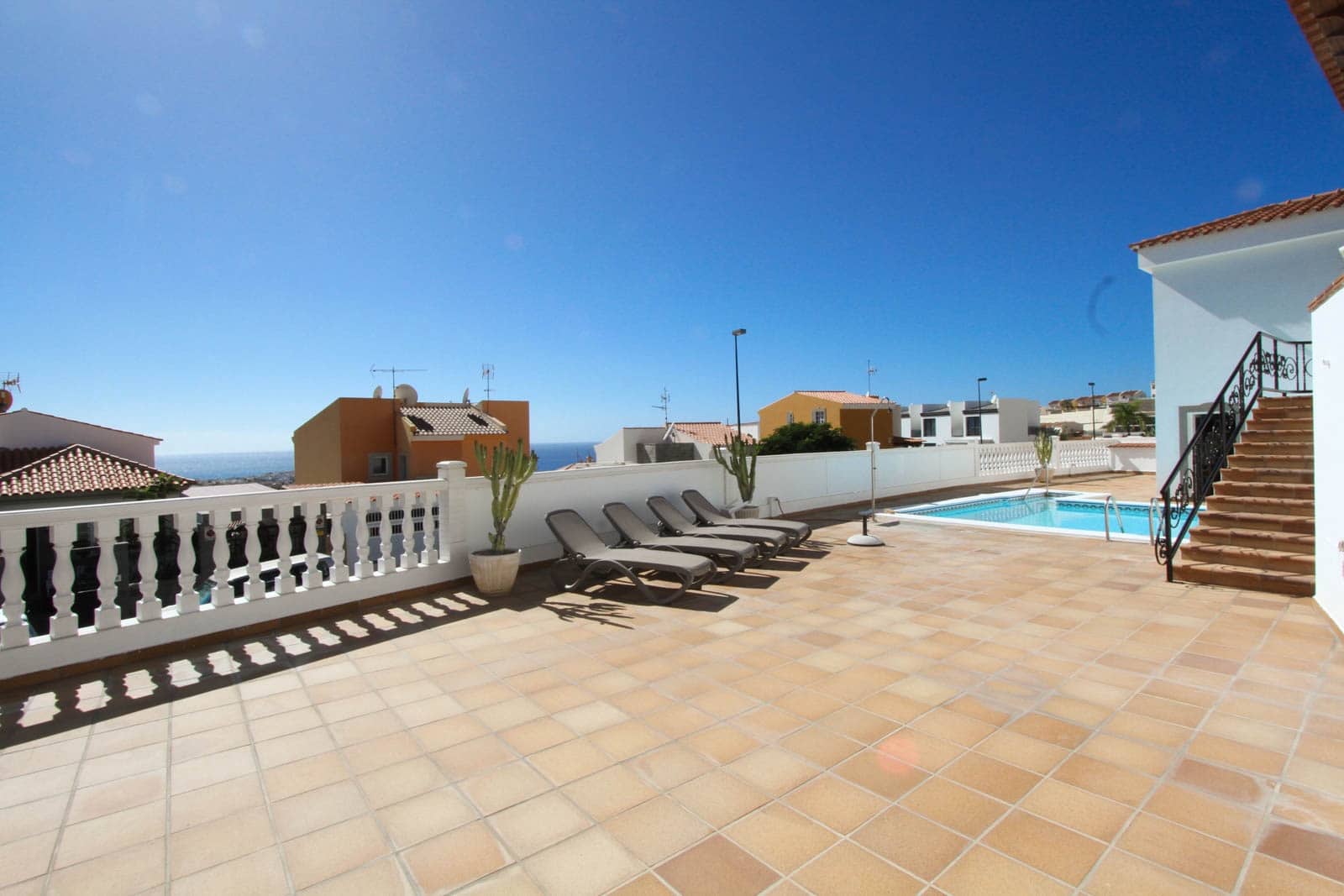4 bedroom Villa for sale in Arguineguin with pool garage - € 990,000 (Ref: 7916400)