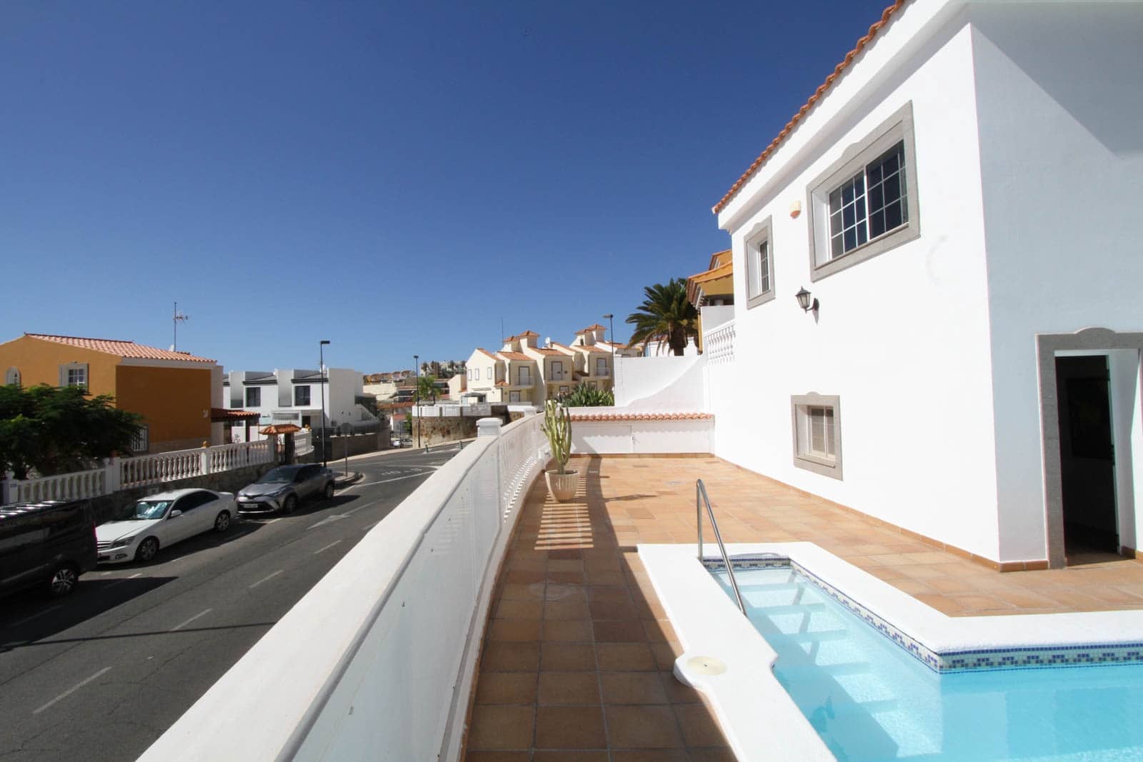 4 bedroom Villa for sale in Arguineguin with pool garage - € 990,000 (Ref: 7916400)