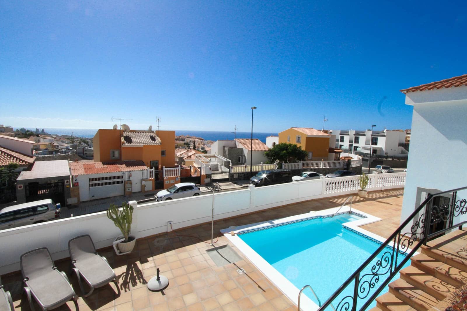 4 bedroom Villa for sale in Arguineguin with pool garage - € 990,000 (Ref: 7916400)