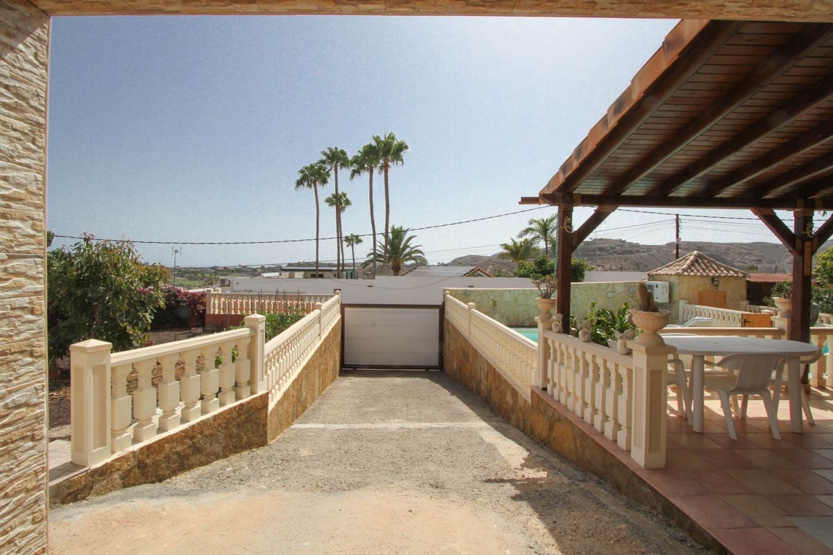 4 soveværelse Finca/Landehus til salg i El Salobre med swimmingpool garage - € 799.000 (Ref: 9123652)