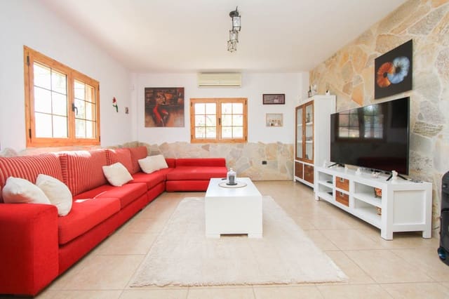 4 soverom Finca/Herregård til salgs i El Salobre, San Bartolomé de Tirajana med svømmebasseng garasje - € 799 000 (Ref: 9123652)