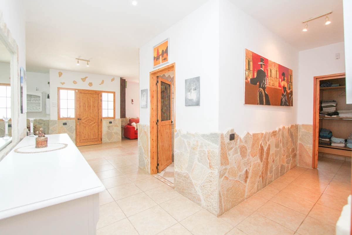 4 soveværelse Finca/Landehus til salg i El Salobre med swimmingpool garage - € 799.000 (Ref: 9123652)