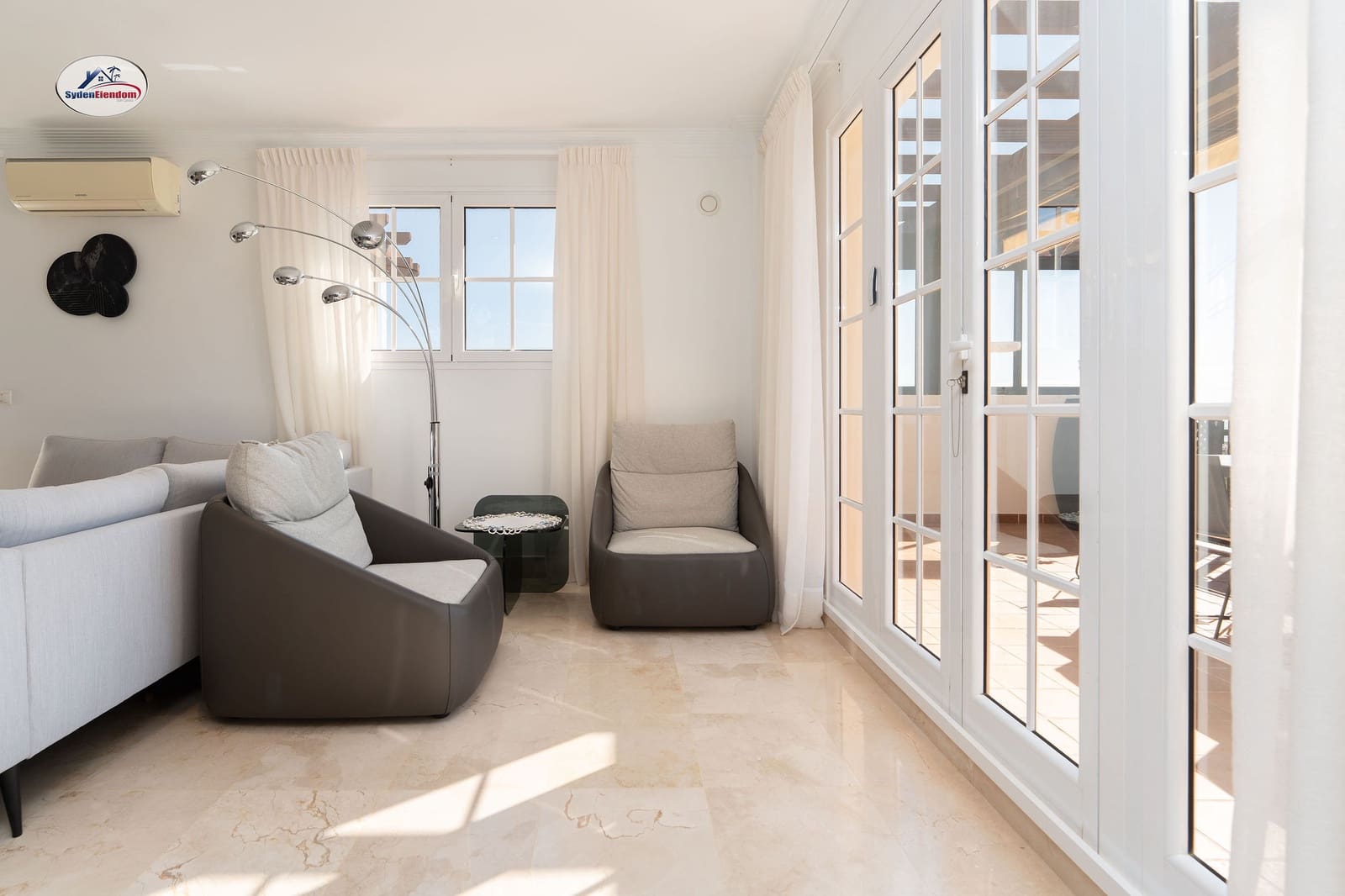 3 bedroom Apartment for sale in Arguineguin with pool garage - € 1,850,000 (Ref: 9535099)