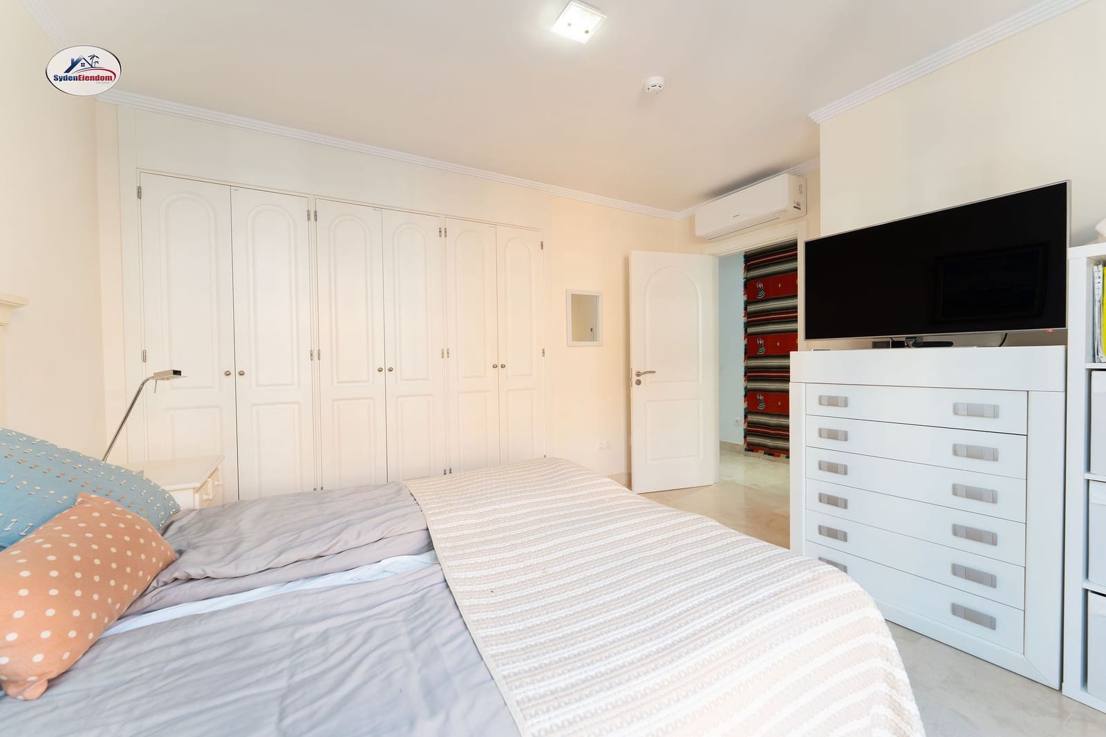 3 bedroom Apartment for sale in Arguineguin with pool garage - € 1,850,000 (Ref: 9535099)