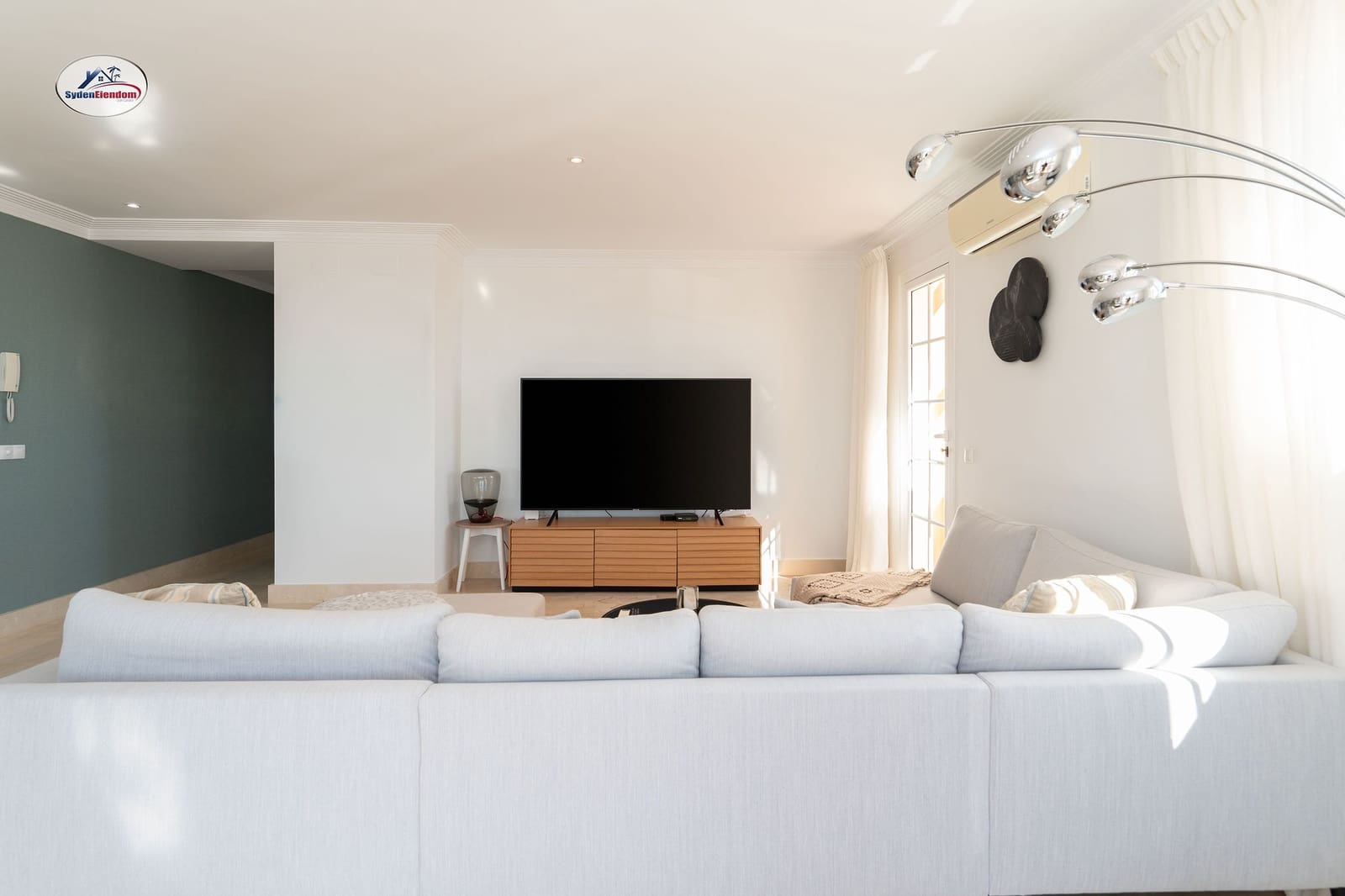 3 bedroom Apartment for sale in Arguineguin with pool garage - € 1,850,000 (Ref: 9535099)