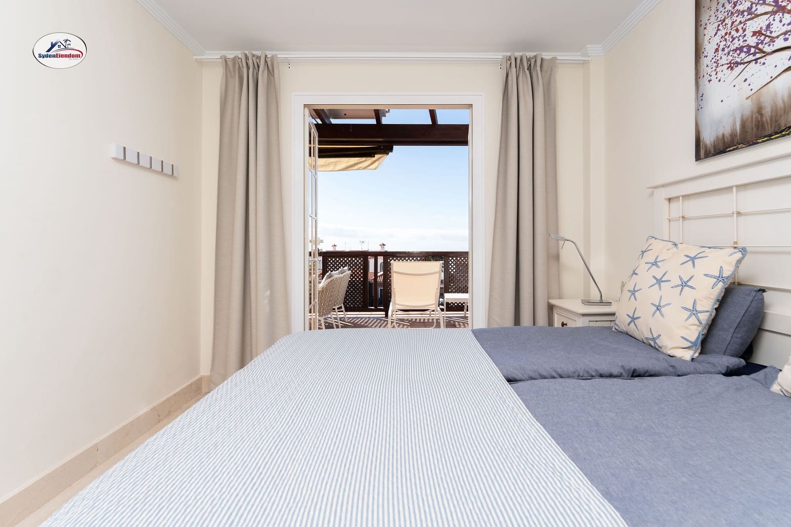 3 bedroom Apartment for sale in Arguineguin with pool garage - € 1,850,000 (Ref: 9535099)