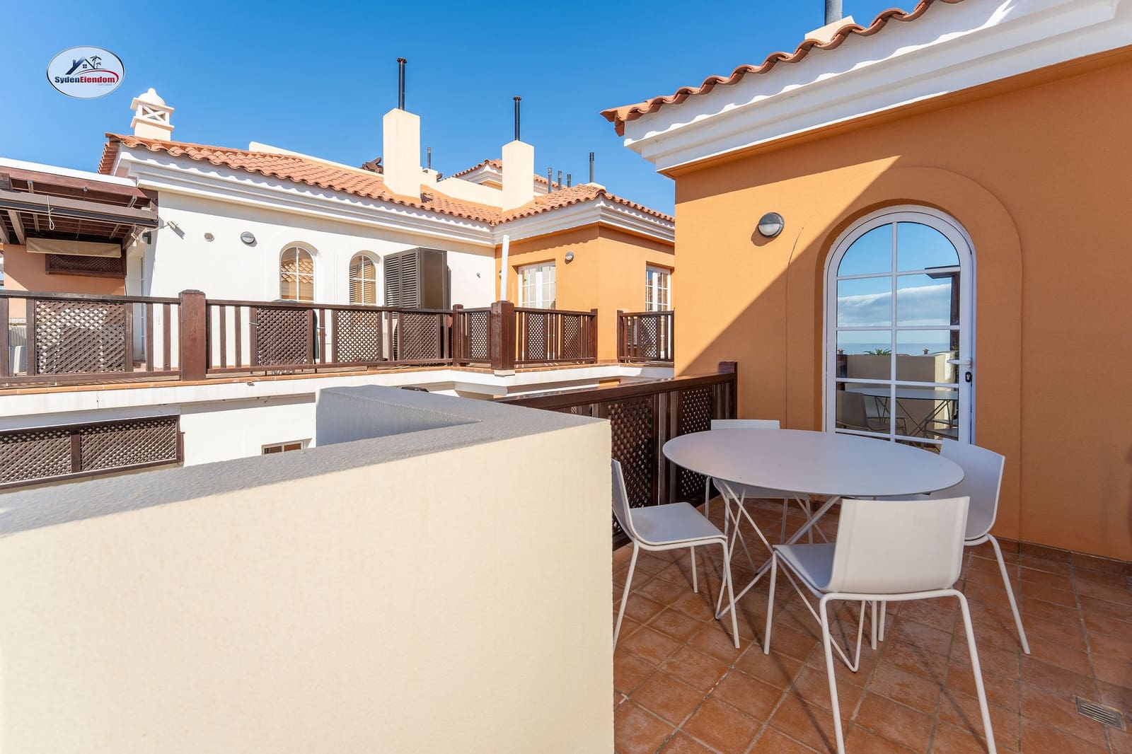 3 bedroom Apartment for sale in Arguineguin with pool garage - € 1,850,000 (Ref: 9535099)