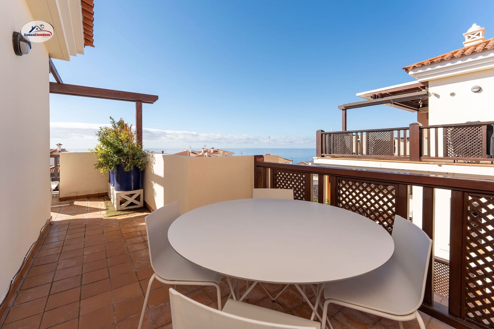 3 bedroom Apartment for sale in Arguineguin with pool garage - € 1,850,000 (Ref: 9535099)