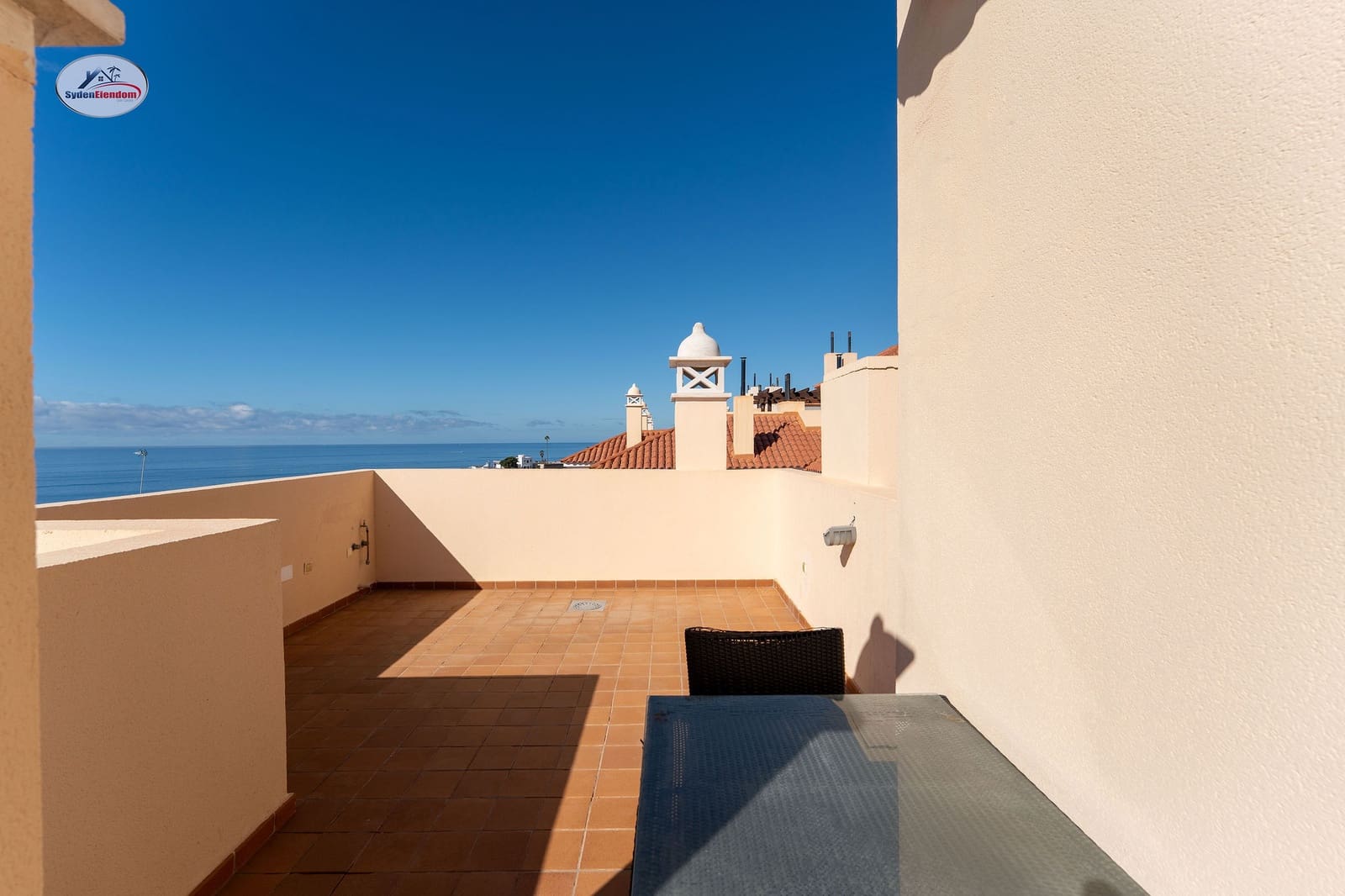 3 bedroom Apartment for sale in Arguineguin with pool garage - € 1,850,000 (Ref: 9535099)