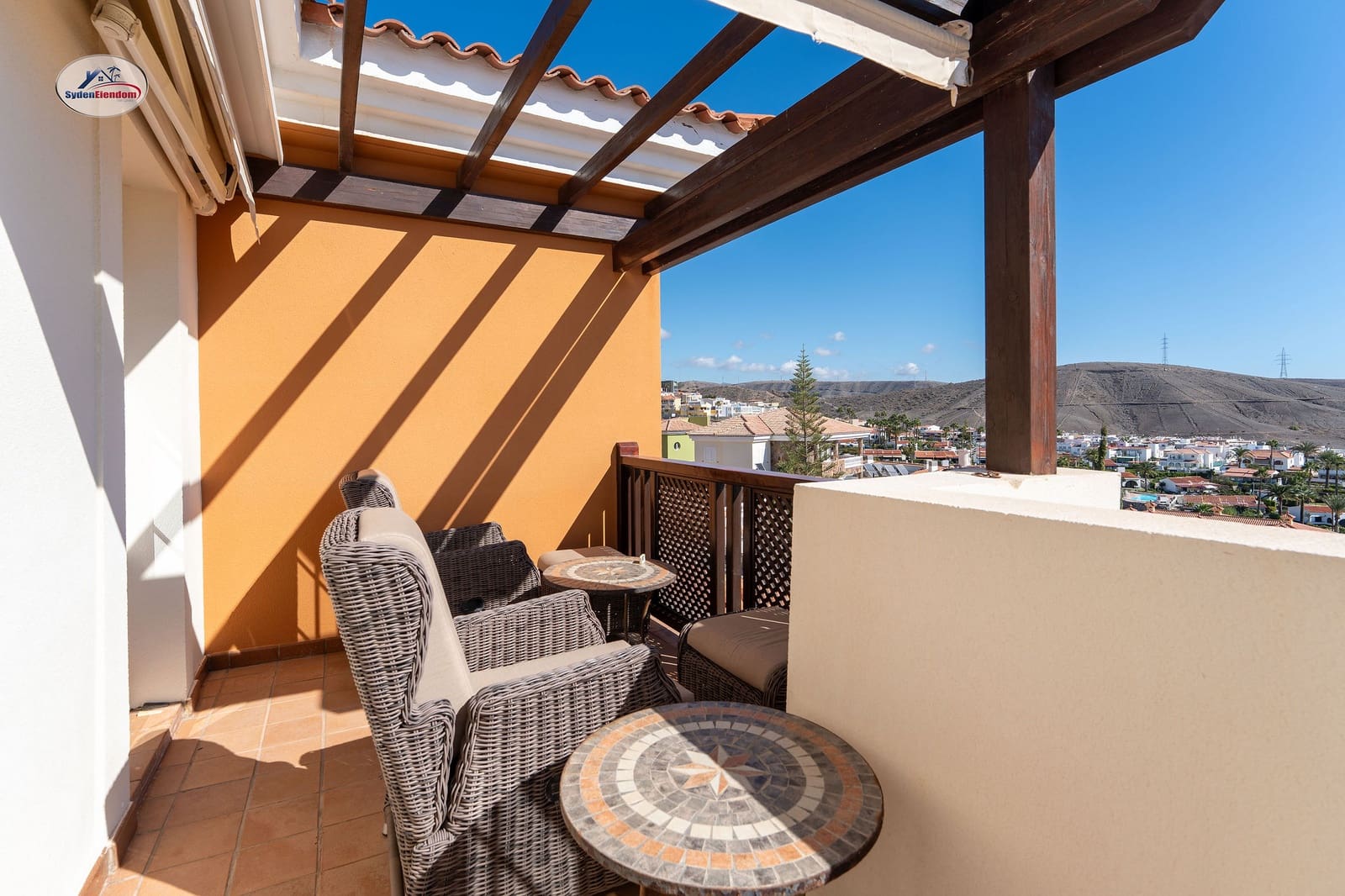 3 bedroom Apartment for sale in Arguineguin with pool garage - € 1,850,000 (Ref: 9535099)