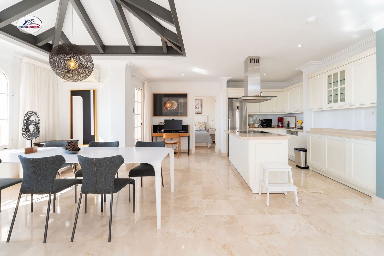 3 bedroom Apartment for sale in Arguineguin with pool garage - € 1,850,000 (Ref: 9535099)