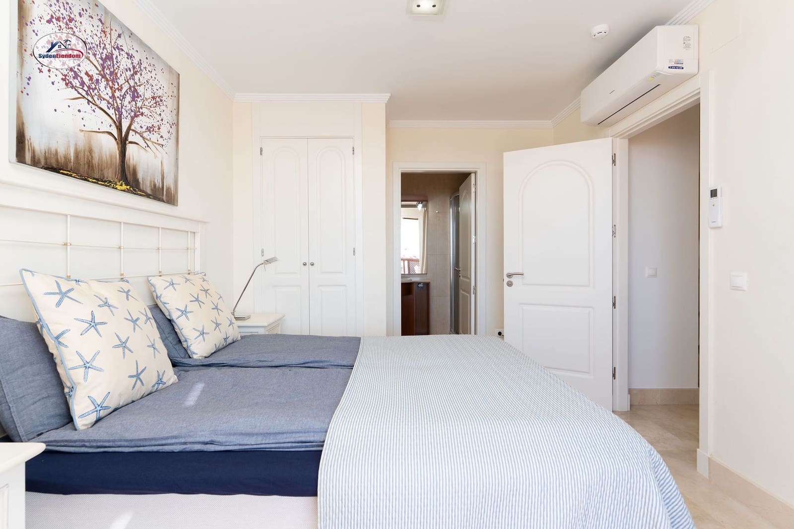 3 bedroom Apartment for sale in Arguineguin with pool garage - € 1,850,000 (Ref: 9535099)