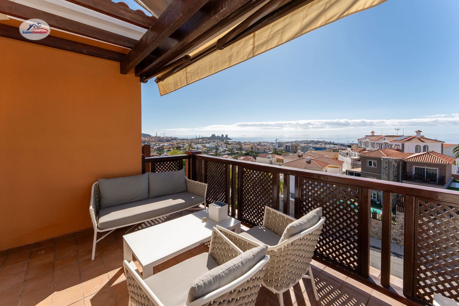 3 bedroom Apartment for sale in Arguineguin with pool garage - € 1,850,000 (Ref: 9535099)