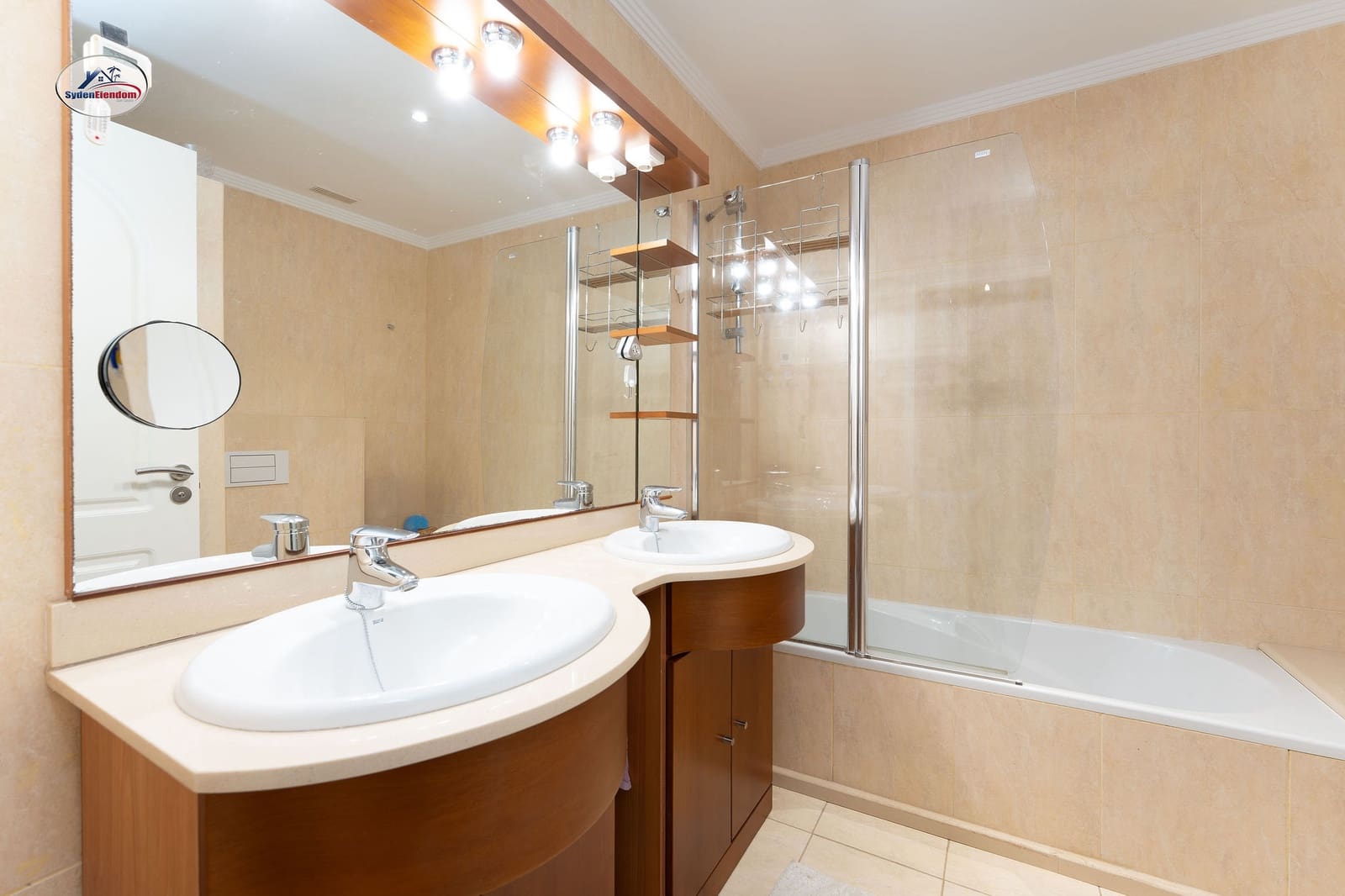 3 bedroom Apartment for sale in Arguineguin with pool garage - € 1,850,000 (Ref: 9535099)