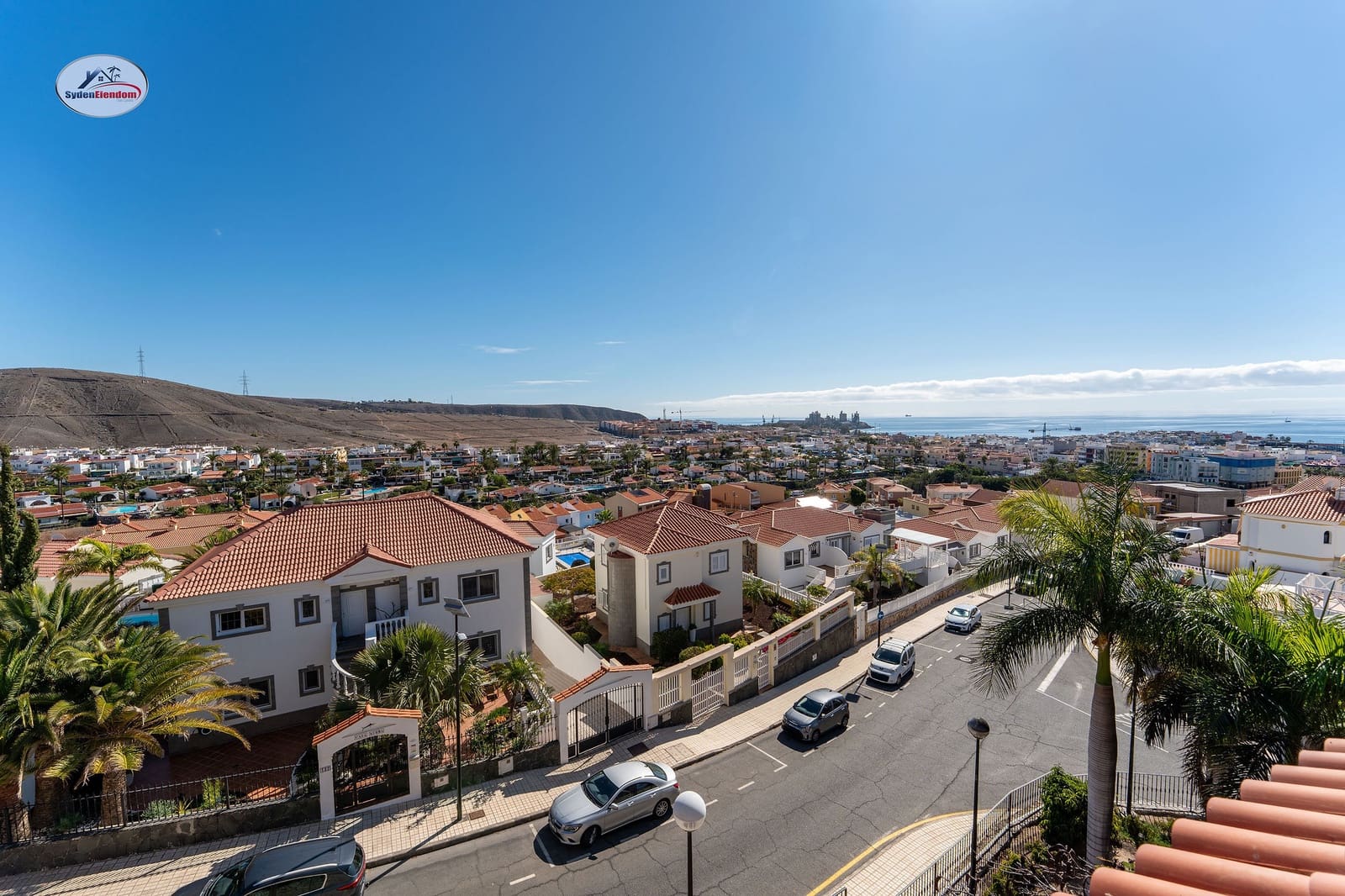 3 bedroom Apartment for sale in Arguineguin with pool garage - € 1,850,000 (Ref: 9535099)