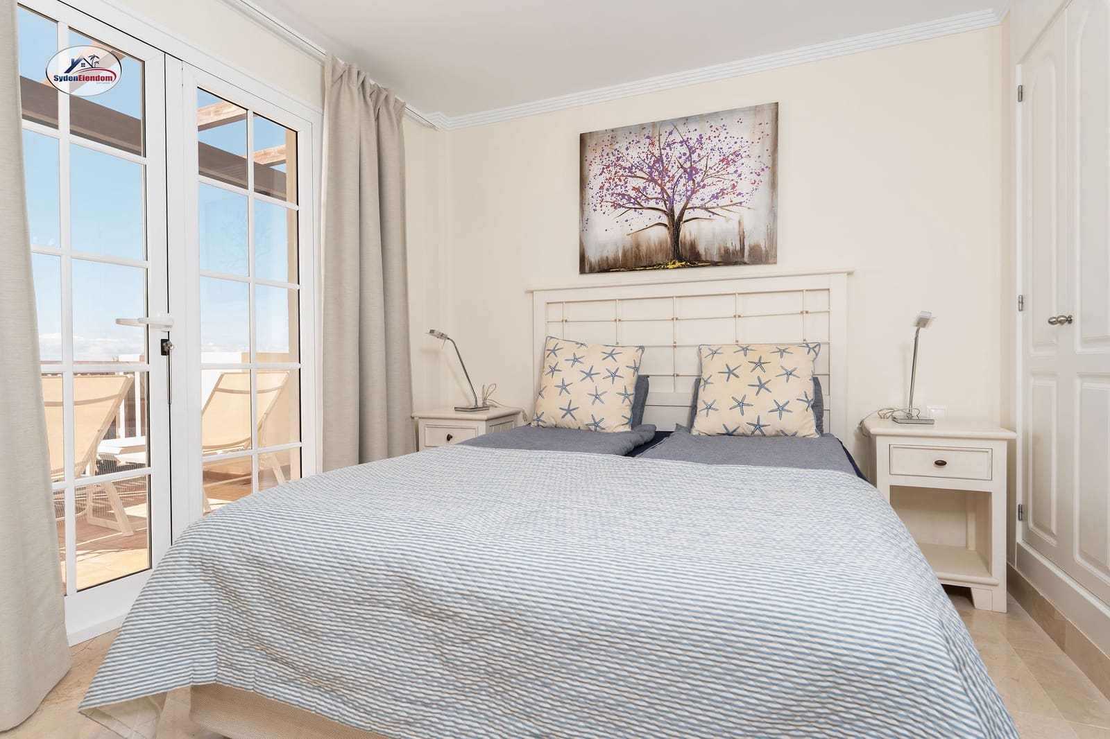 3 bedroom Apartment for sale in Arguineguin with pool garage - € 1,850,000 (Ref: 9535099)