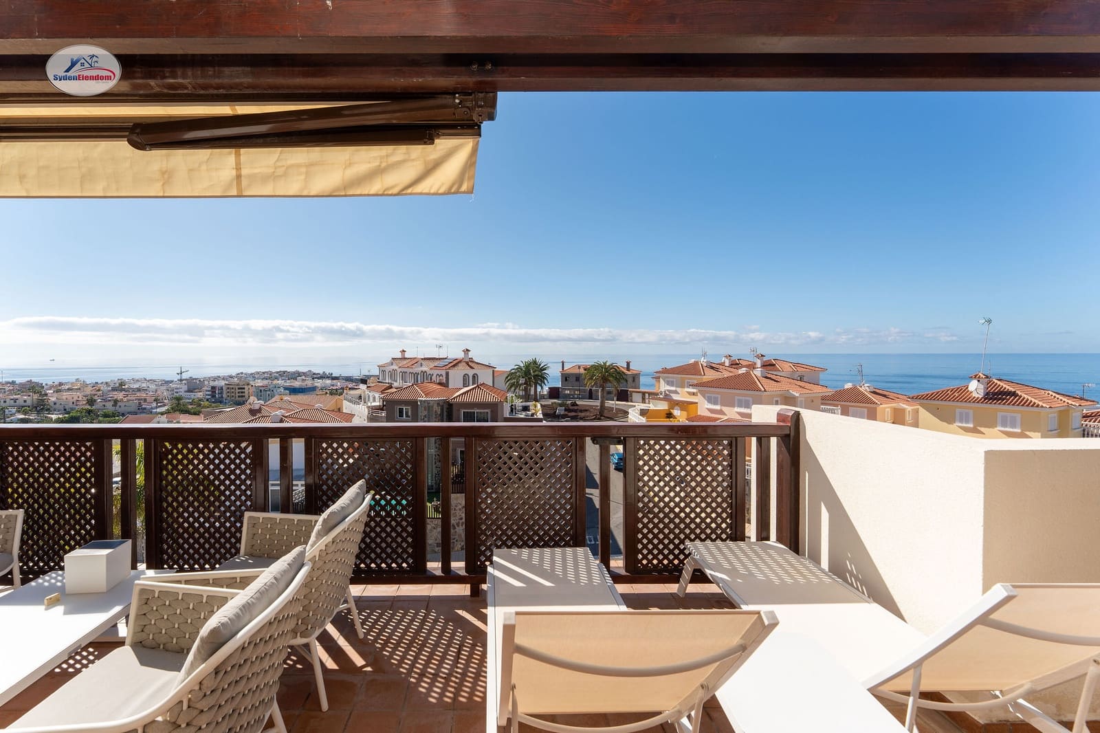 3 bedroom Apartment for sale in Arguineguin with pool garage - € 1,850,000 (Ref: 9535099)