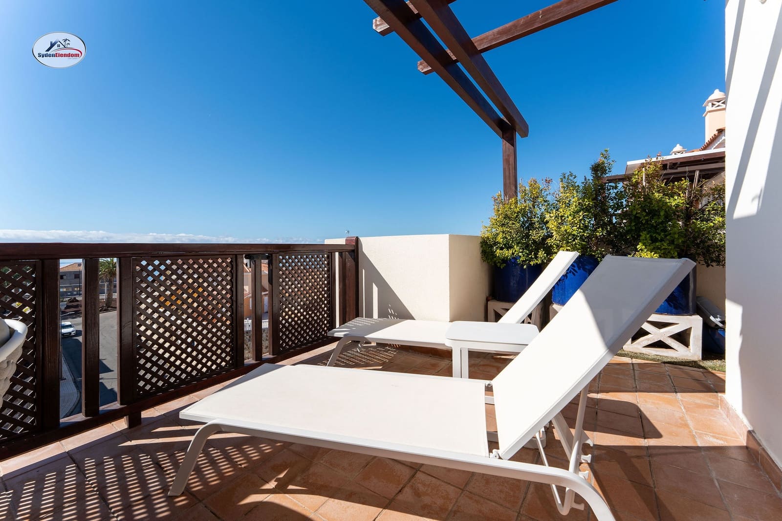 3 bedroom Apartment for sale in Arguineguin with pool garage - € 1,850,000 (Ref: 9535099)