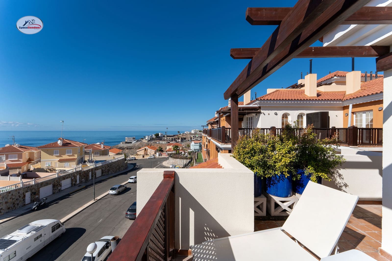 3 bedroom Apartment for sale in Arguineguin with pool garage - € 1,850,000 (Ref: 9535099)
