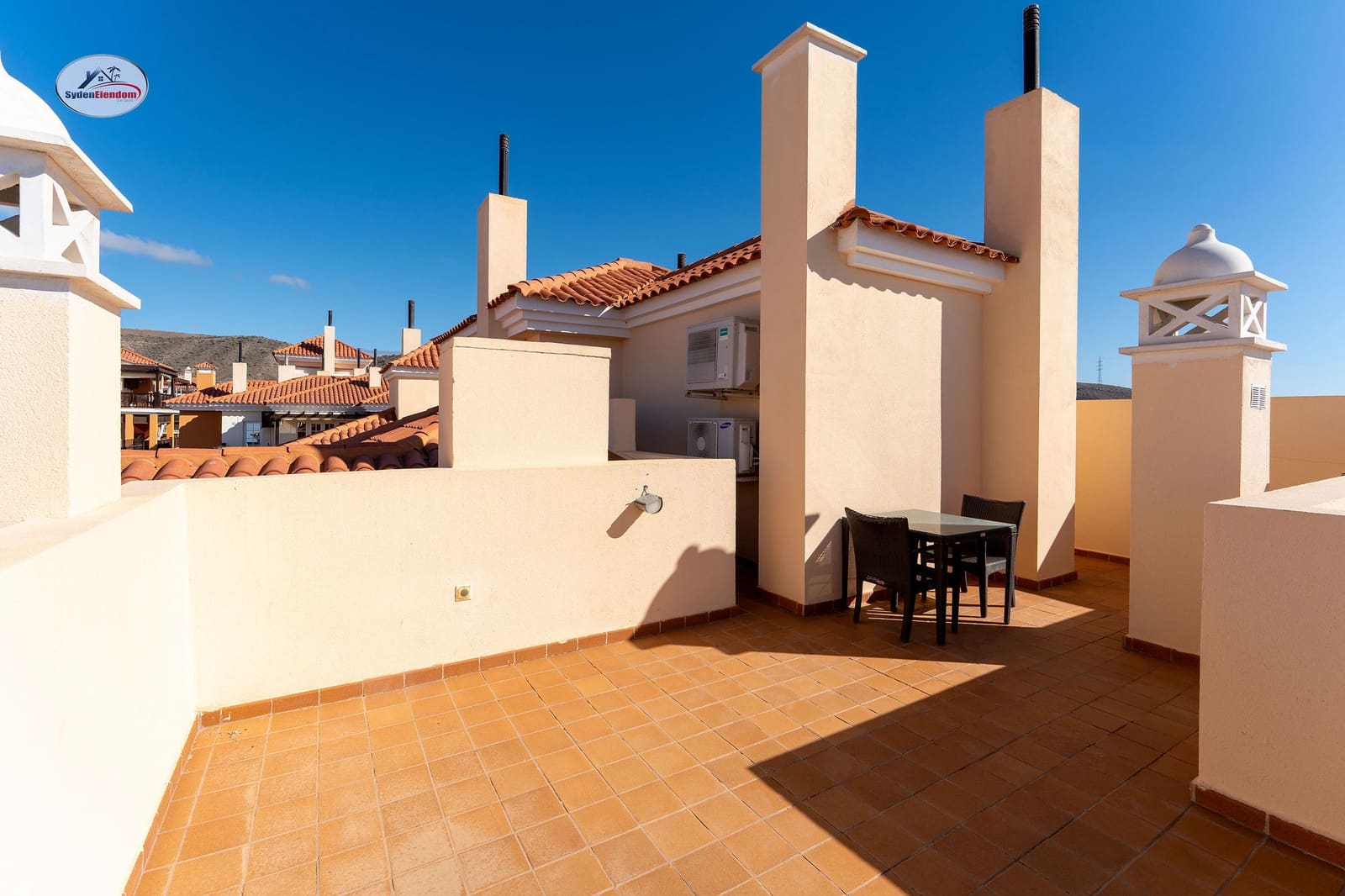 3 bedroom Apartment for sale in Arguineguin with pool garage - € 1,850,000 (Ref: 9535099)