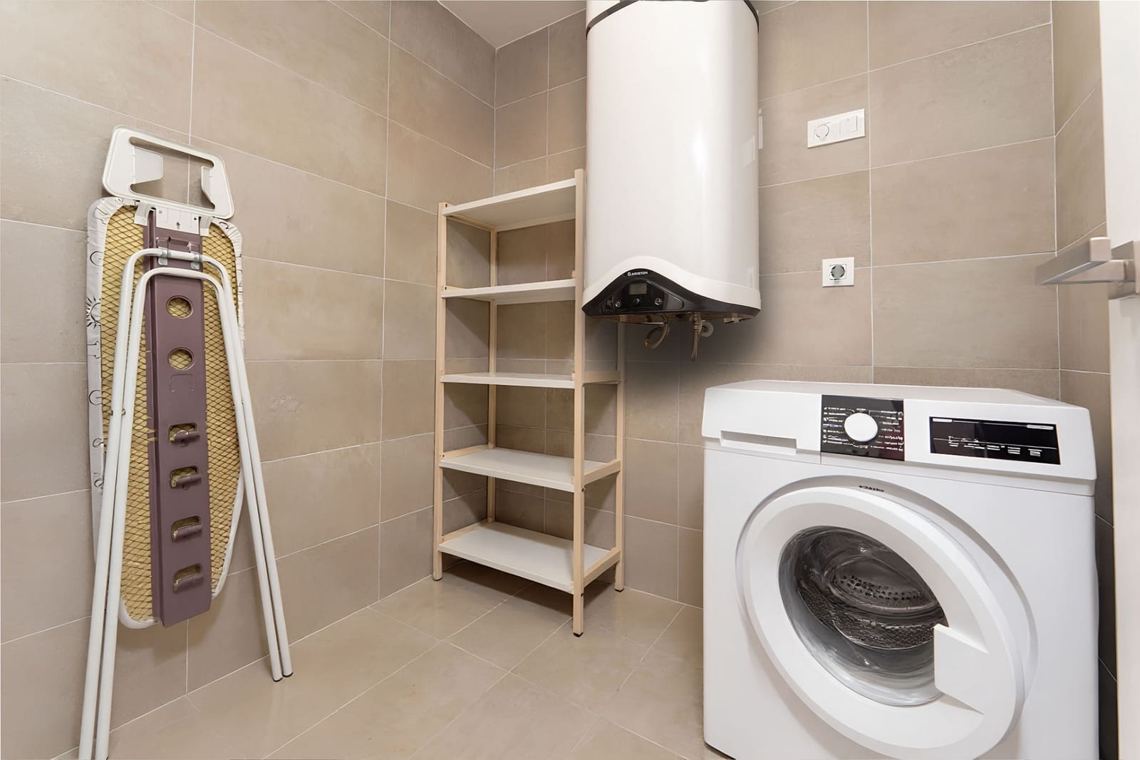 3 bedroom Apartment for sale in Arguineguin with pool garage - € 540,000 (Ref: 9609649)