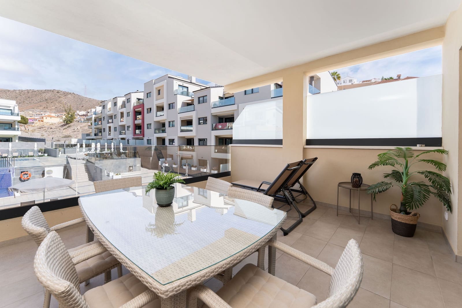3 bedroom Apartment for sale in Arguineguin with pool garage - € 540,000 (Ref: 9609649)
