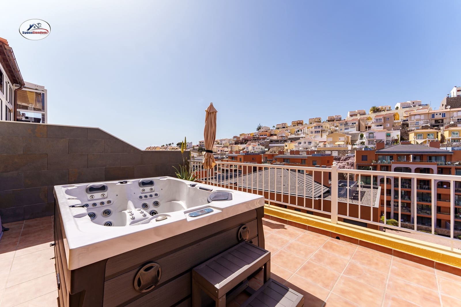 3 soverom Kjedet enebolig til salgs i Arguineguin med garasje - € 440 000 (Ref: 9665264)