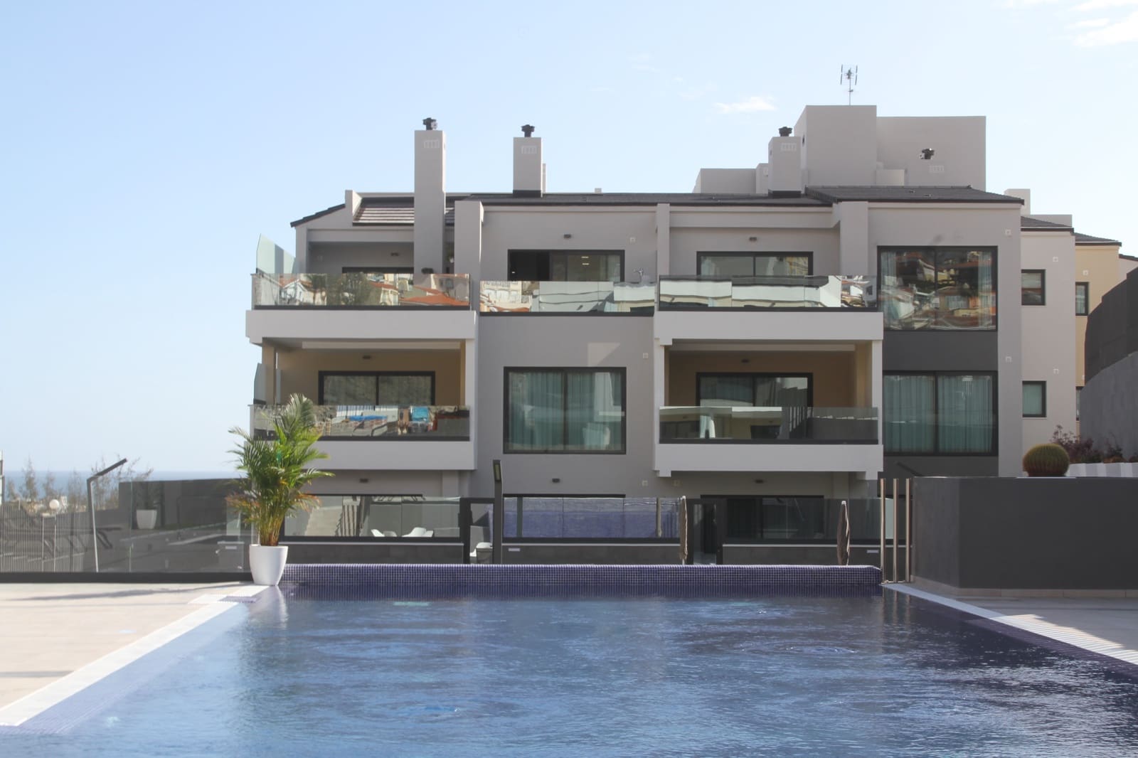 3 bedroom Apartment for sale in Arguineguin with pool garage - € 495,000 (Ref: 9696860)