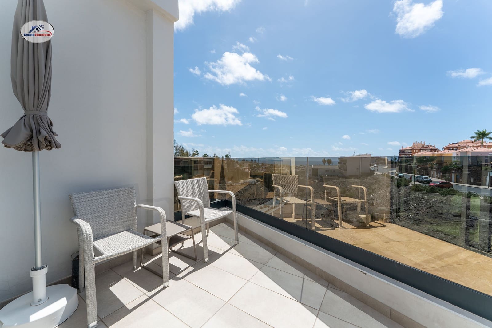 3 bedroom Apartment for sale in Arguineguin with pool garage - € 495,000 (Ref: 9696860)