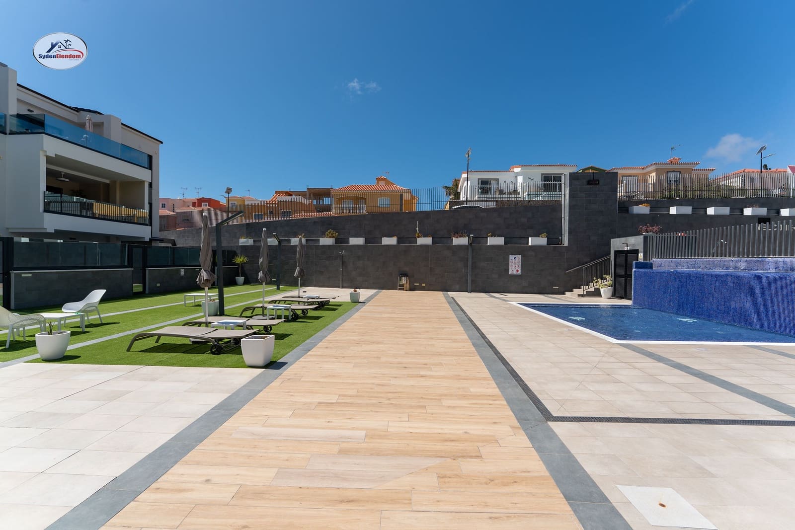 3 bedroom Apartment for sale in Arguineguin with pool garage - € 495,000 (Ref: 9696860)