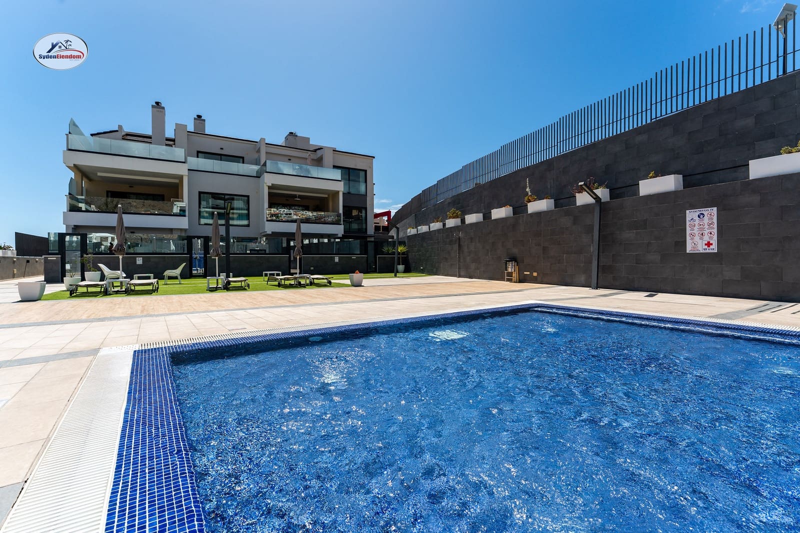 3 bedroom Apartment for sale in Arguineguin with pool garage - € 495,000 (Ref: 9696860)