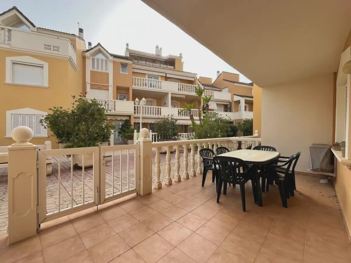 2 sypialnia Dom na sprzedaż w Denia z basenem garażem - 365 000 € (Ref: 10007479)