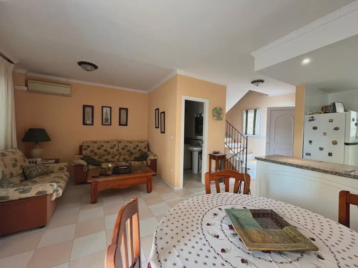2 sypialnia Dom na sprzedaż w Denia z basenem garażem - 365 000 € (Ref: 10007479)