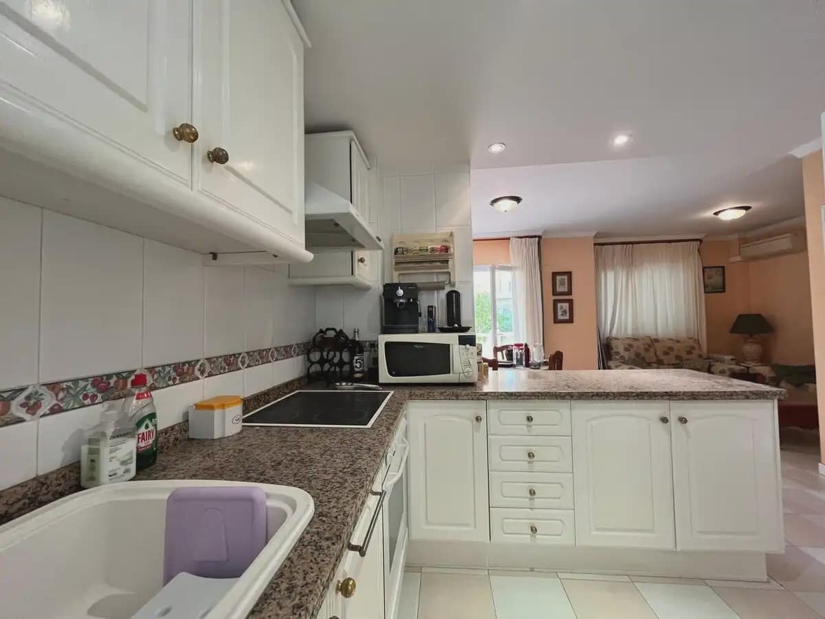 2 sypialnia Dom na sprzedaż w Denia z basenem garażem - 365 000 € (Ref: 10007479)