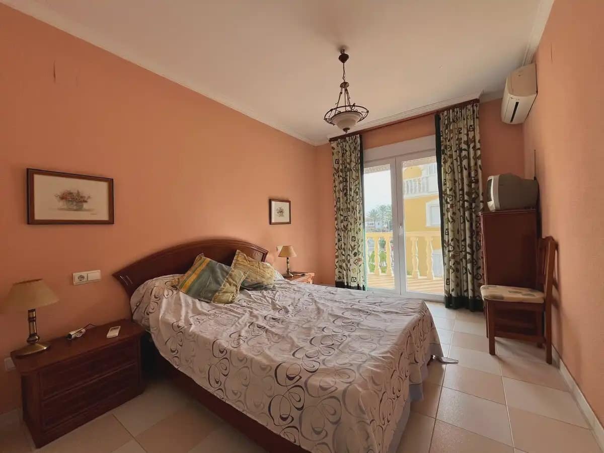 2 sypialnia Dom na sprzedaż w Denia z basenem garażem - 365 000 € (Ref: 10007479)