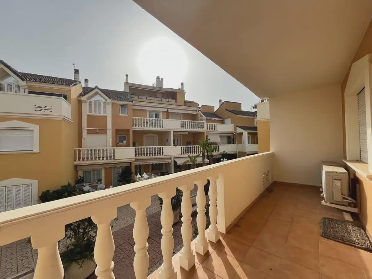 2 sypialnia Dom na sprzedaż w Denia z basenem garażem - 365 000 € (Ref: 10007479)