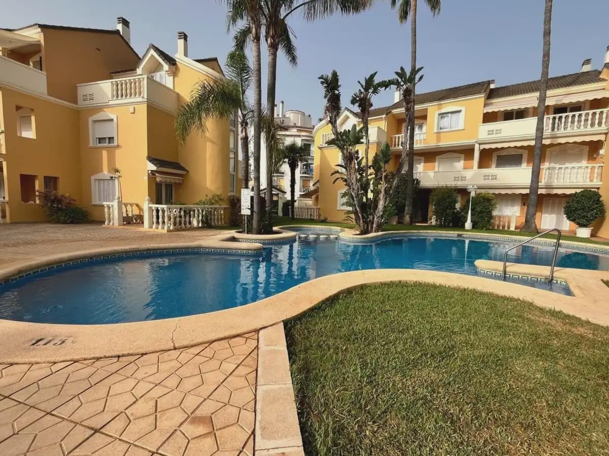 2 sypialnia Dom na sprzedaż w Denia z basenem garażem - 365 000 € (Ref: 10007479)
