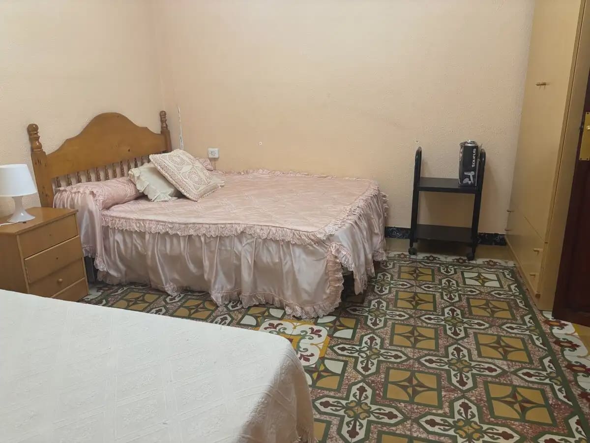 6 bedroom Townhouse for sale in Pedreguer - € 370,000 (Ref: 10015909)