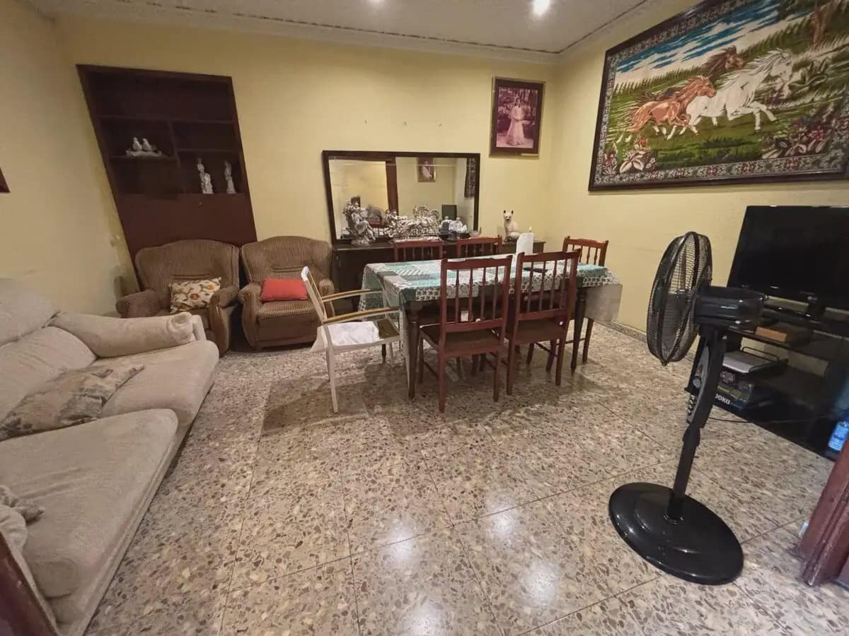 6 bedroom Townhouse for sale in Pedreguer - € 370,000 (Ref: 10015909)