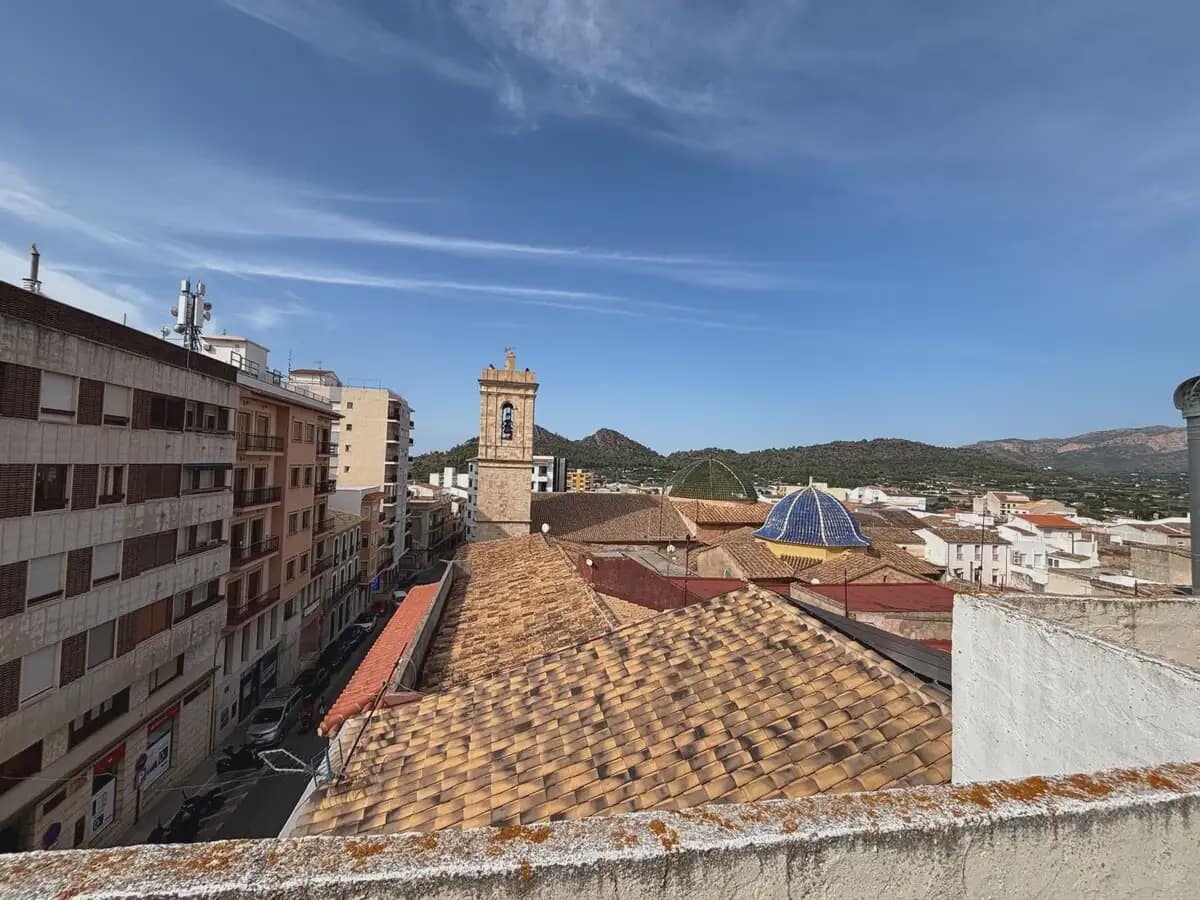 6 bedroom Townhouse for sale in Pedreguer - € 370,000 (Ref: 10015909)