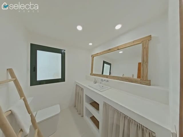 5 bedroom Villa for sale in El Montgó, Dénia with pool - € 895,000 (Ref: 10023227)