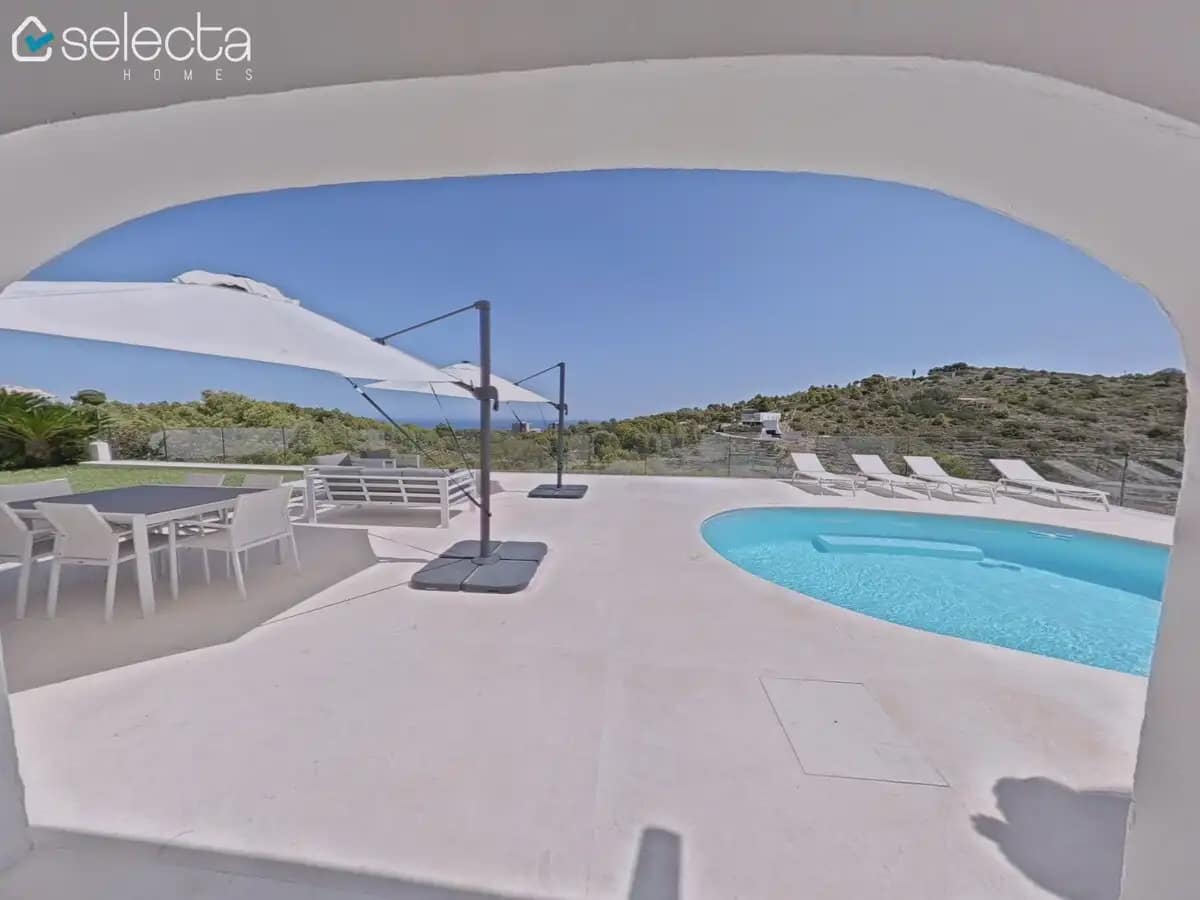 Chalet de 5 habitaciones en Dénia en venta con piscina - 895.000 € (Ref: 10023227)